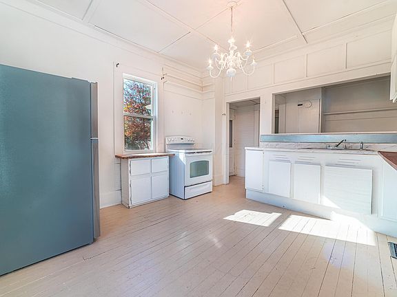 5th image of 206 Coshocton Ave