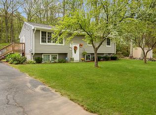 95 Shady Ln, Pascoag, RI 02859