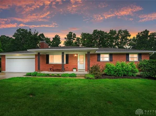 2779 Coldsprings Dr, Dayton, OH 45434