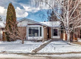 48 W Midglen Way SE, Calgary, AB T2X 1G4
