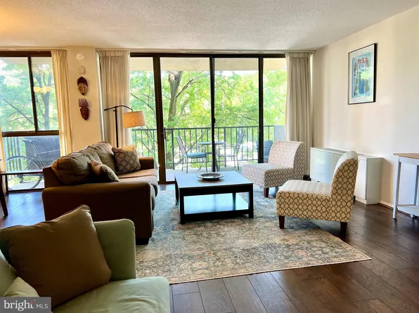 6100 Westchester Park Dr APT 403, College Park, MD 20740