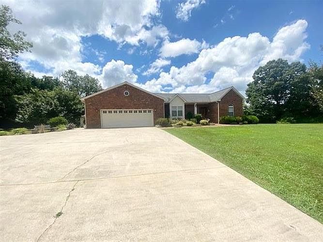 2nd image of 282 Heritage Cir