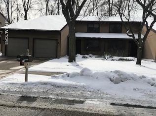 2018 E Provincial House Dr, Lansing, MI 48910