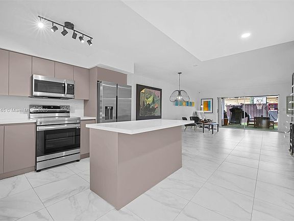 5th image of 2245 NE 122nd St #2245