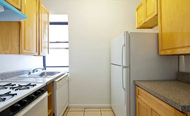 Rented by Crosstown Apartments NYC | media 36
