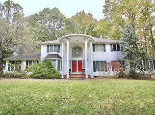 90 Radcliffe Dr, Lincroft, NJ