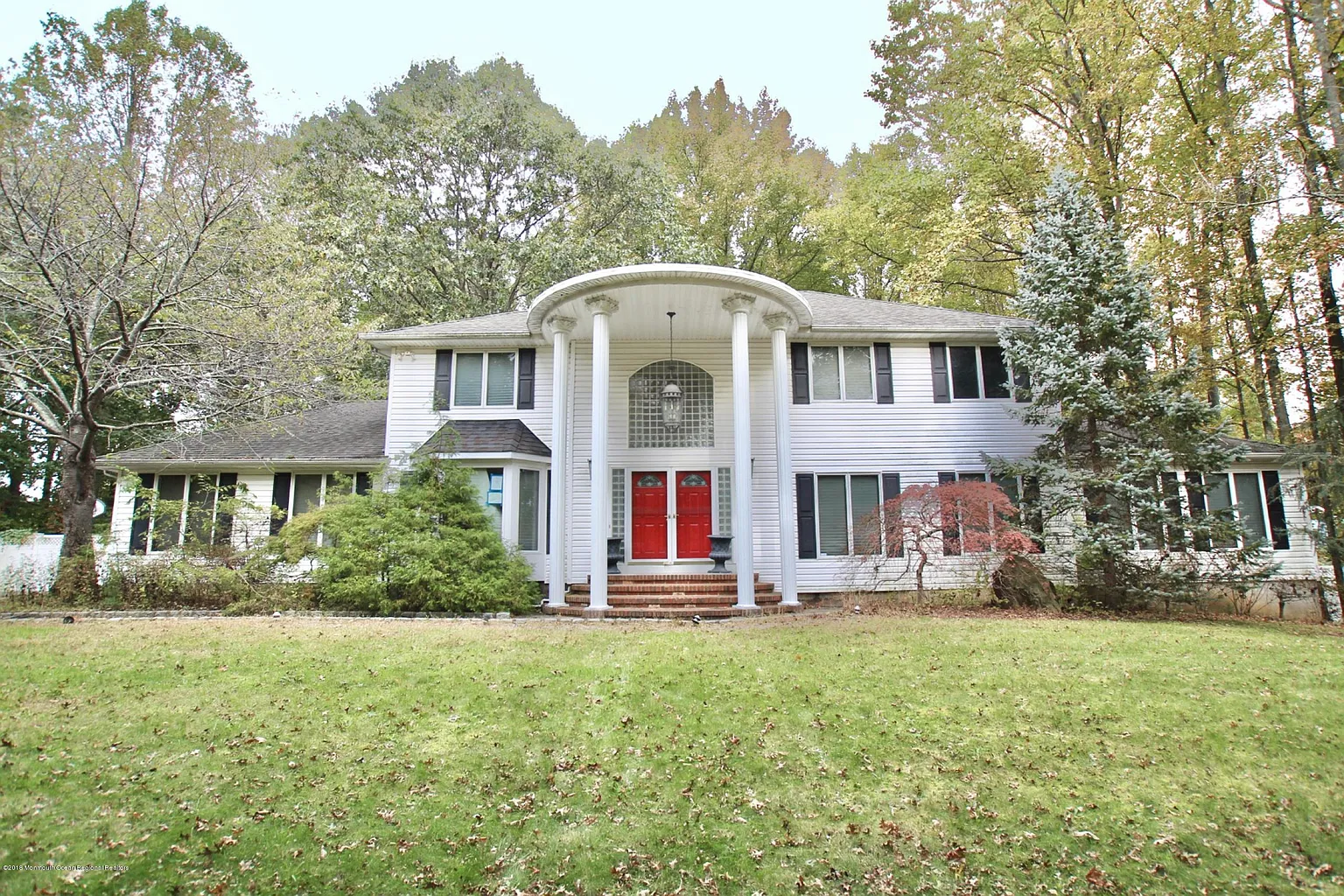 90 Radcliffe Dr photo 1