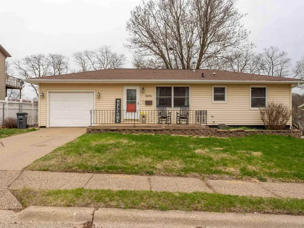 3375 Sunset Park Cir, Dubuque, IA 52002