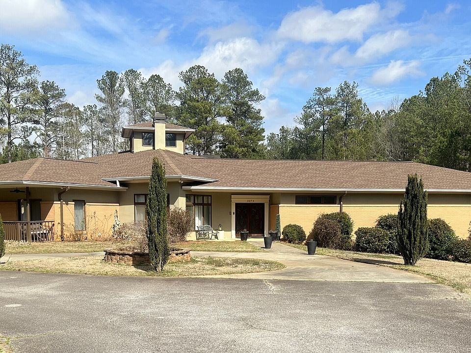 1st image of 3073 Demooney Rd S