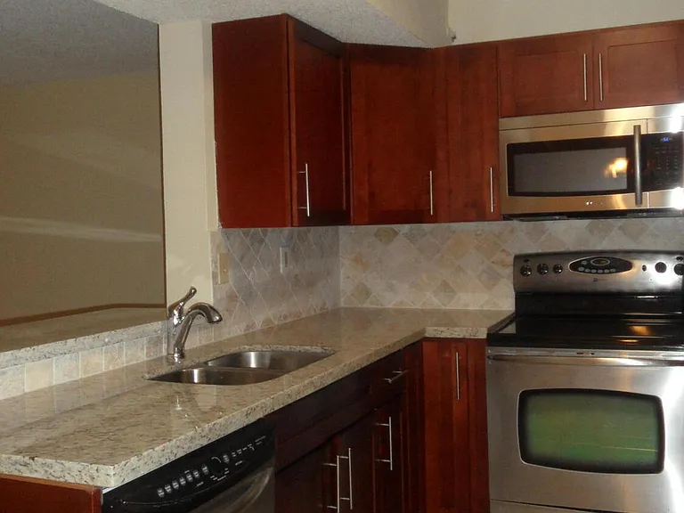 351 Palm Way #201 — Photo 5