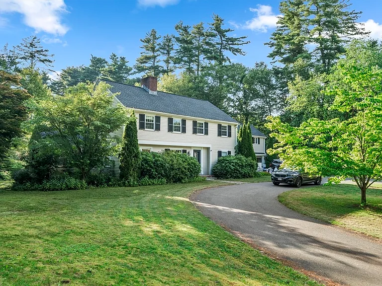131 Montvale Rd — Photo 36