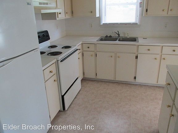 5th image of 2920 Meadowcliff Dr