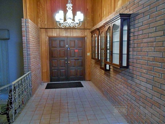 2nd image of 119 Wildwood Dr