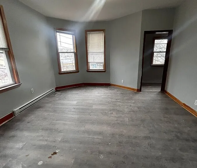 1 Oneida St #2 — Photo 7