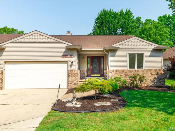 26218 James Dr, Grosse Ile, MI 48138