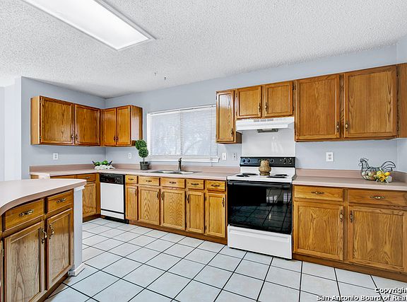 5th image of 7842 Caston Park Dr
