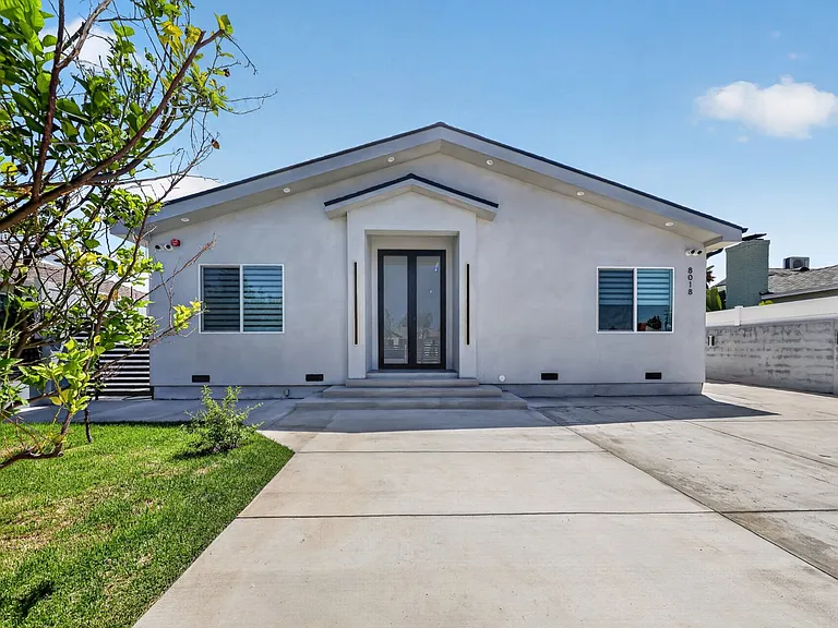 8018 Shadyglade Ave — Photo 6