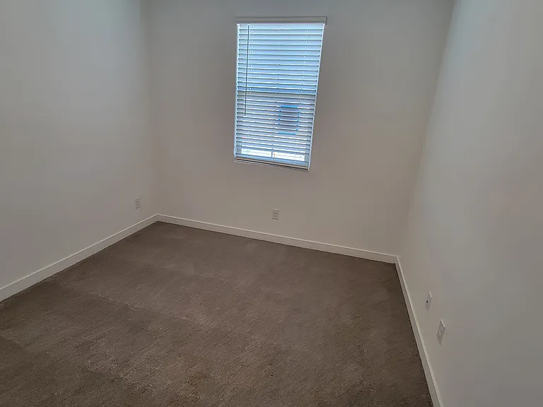 9125 W Montecito Ave — Photo 4