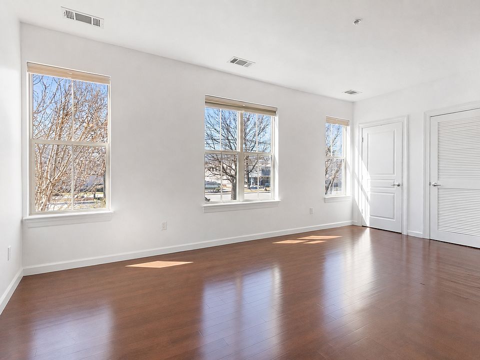 1st image of 4 Repton Cir Unit 4105
