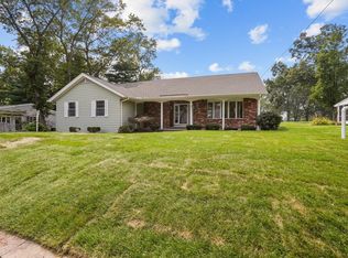 27 Marlaine Dr, Seekonk, MA 02771