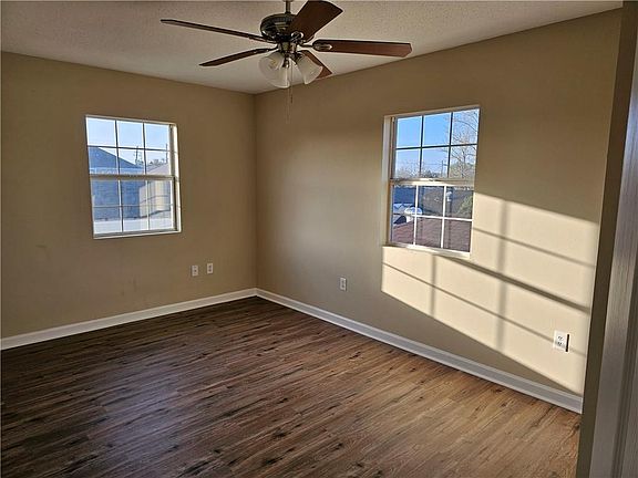 4th image of 3019 Eagle St