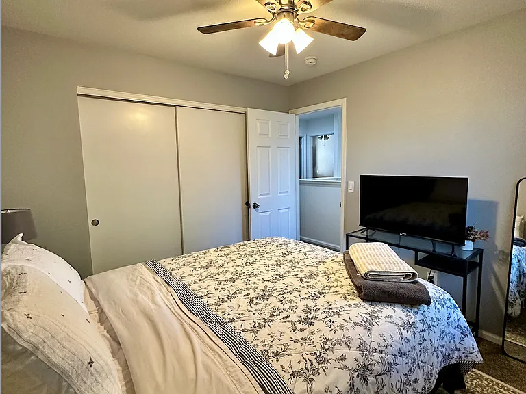 4131 W Kenyon Ave — Photo 28