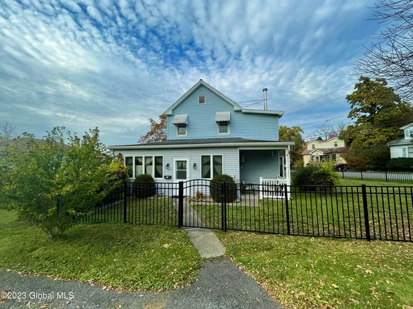 3 Pinegrove Street, Rensselaer, NY 12144