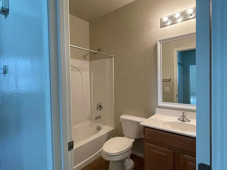 7419 W Glass Ln — Photo 15
