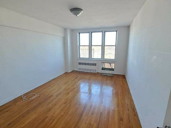 5th image of 465 E 7th St #S7
