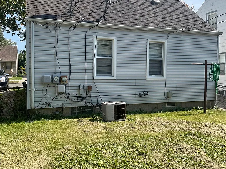 7911 Coleman Dearborn Michigan — Photo 3