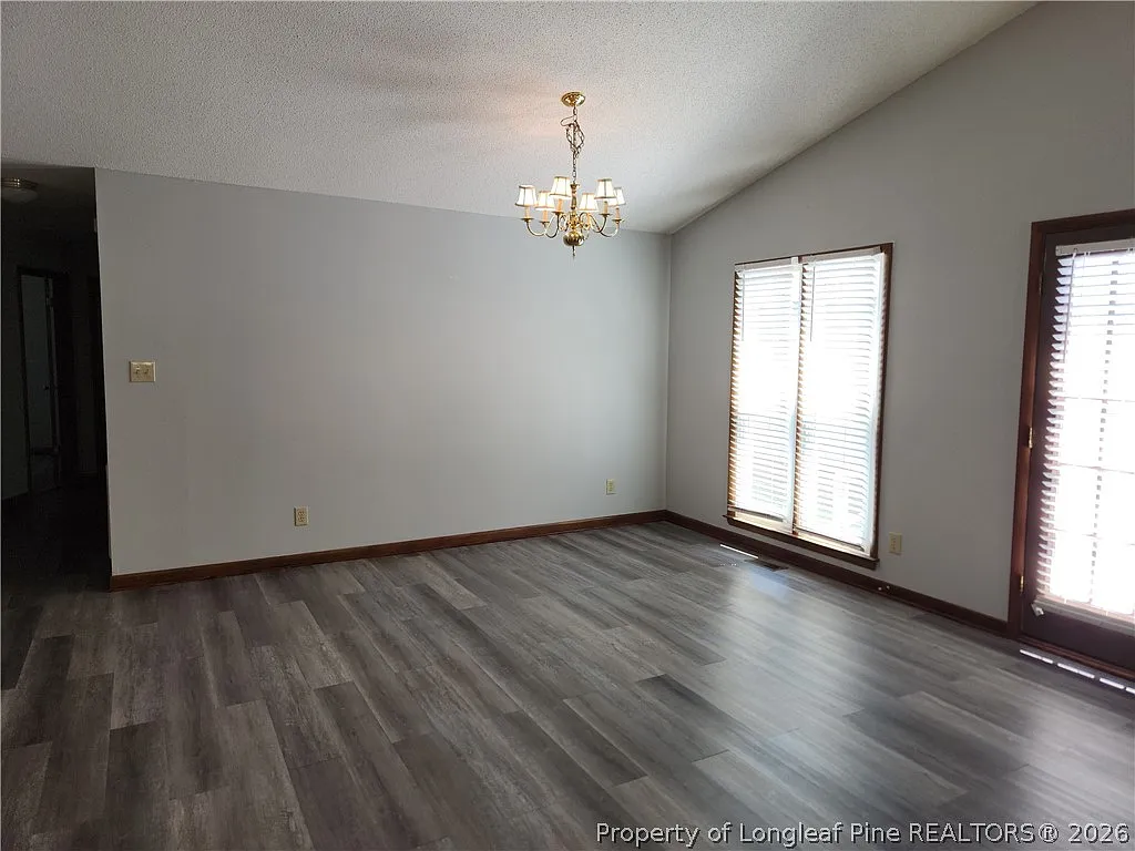 3 bed, 2.0 bath, 1262 sqft, $1,500 — Photo 3