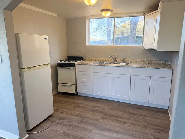 2306 N Elm St #B — Photo 11