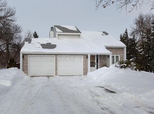 6855 Sunnyside Dr, Horace, ND 58047