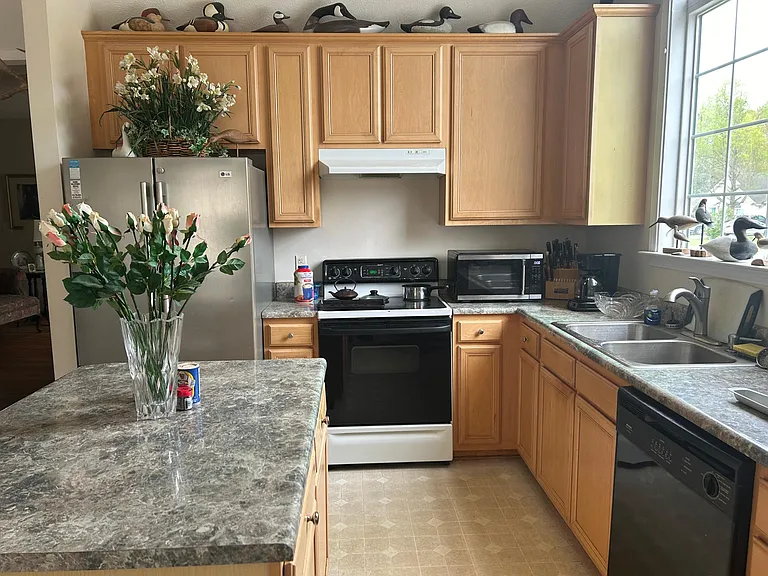 2832 Fletcher Ct — Photo 4