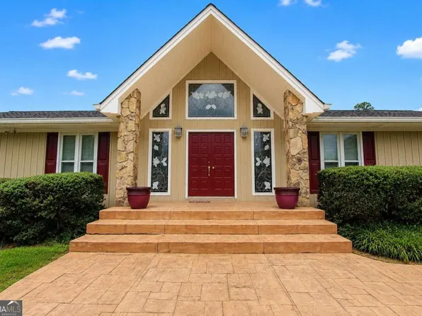 1464 Lakeview Rd, Grayson, GA 30017