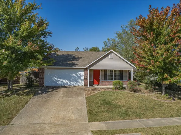 1067 S Nelson Dr, Fayetteville, AR 72701