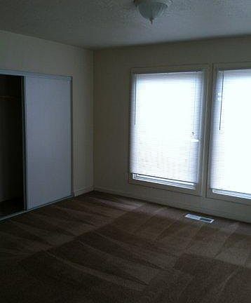 2nd image of 2524 N Grange Ave