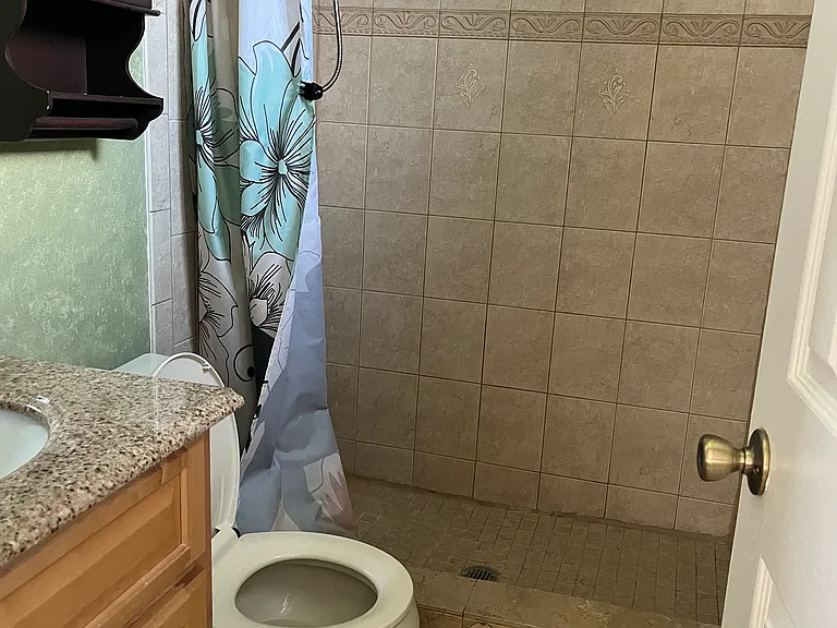 208 Drew Ln — Photo 5