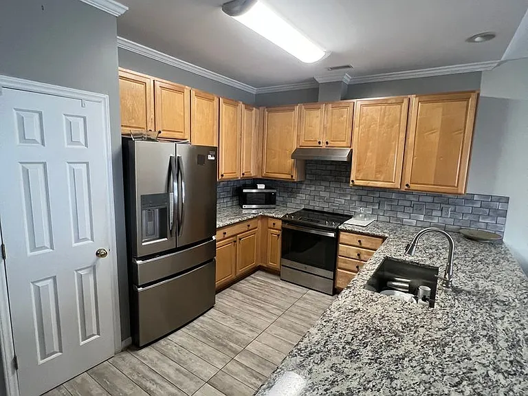 50307 Governors Dr — Photo 7