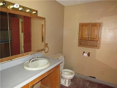 4th image of 2970 E Elm Dr