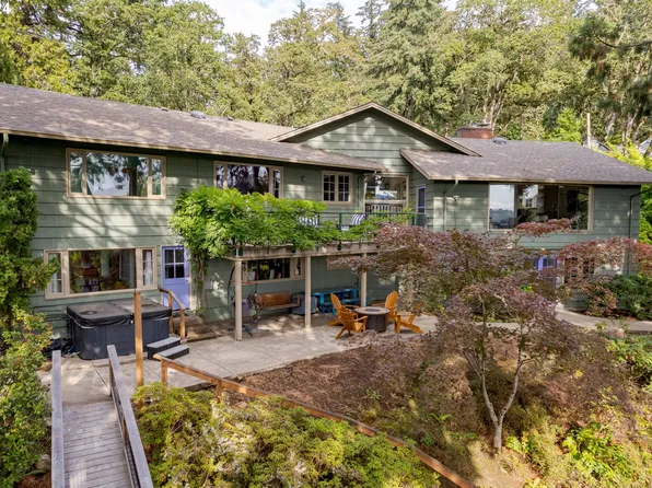 2290 Spring Blvd, Eugene, OR 97403
