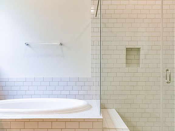Plan 6050 Primary Bathroom