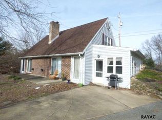 1765 Bahns Mill Rd, Windsor, PA 17366