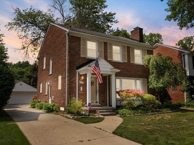 1803 Littlestone Rd, Grosse Pointe Woods, MI, 48236