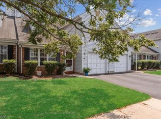 208 Bamburgh Ct, Somerset, NJ