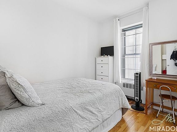 5th image of 512 E 79th St APT 3G
