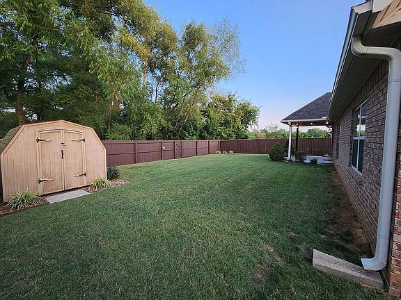 3rd image of 2219 S 18th Pl