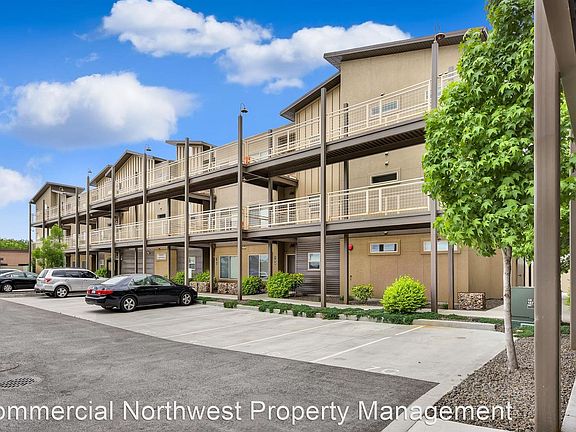 2nd image of 2214 E Goodman St #11380683