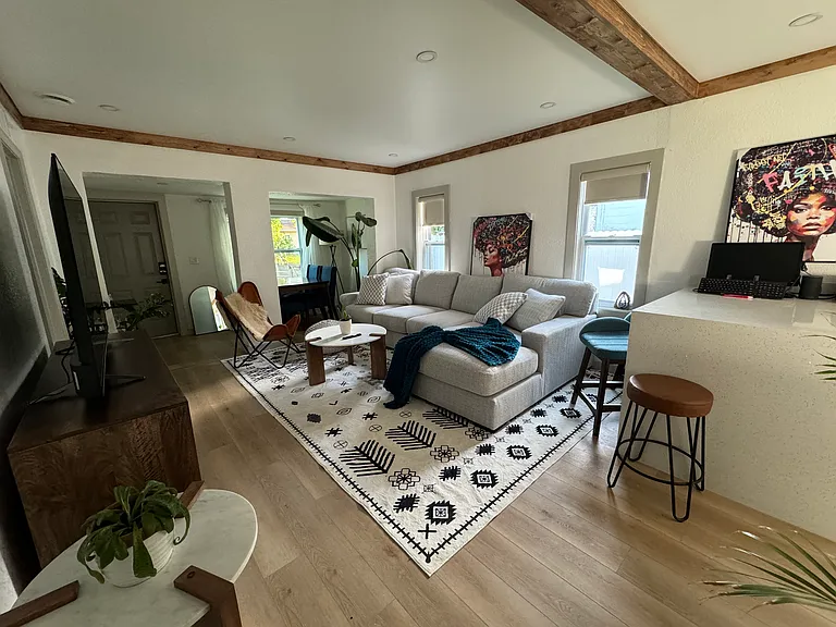 3036 Emerson Ave S — Photo 8