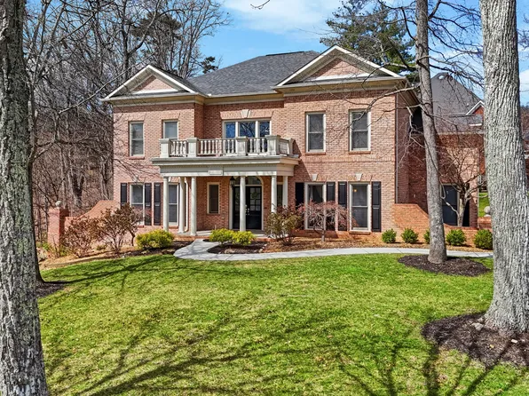 1054 Colonial Dr, Morristown, TN 37814